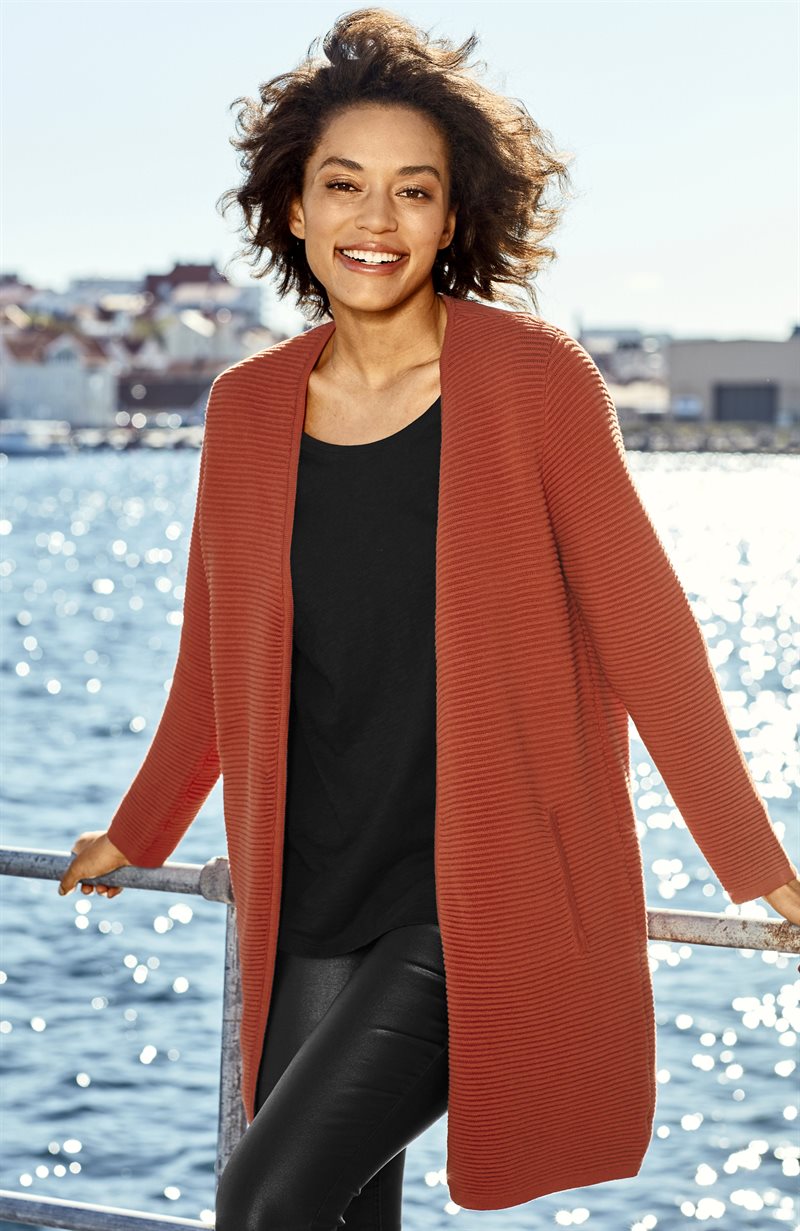 Läs mer om Lång cardigan med fickor