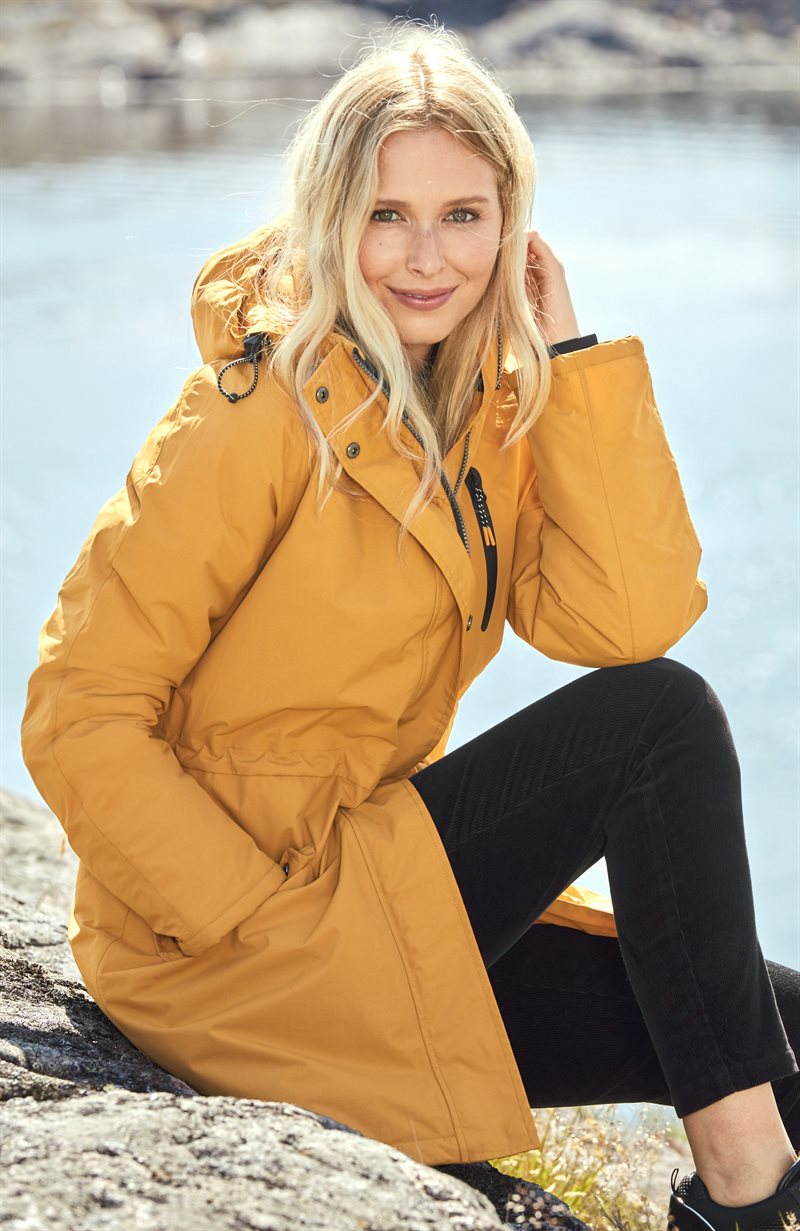 Läs mer om Varmfodrad parkas med tejpade sömmar