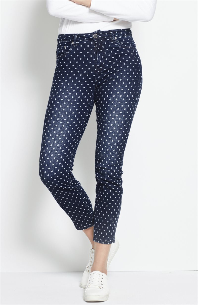 Läs mer om Prickiga stretchjeans