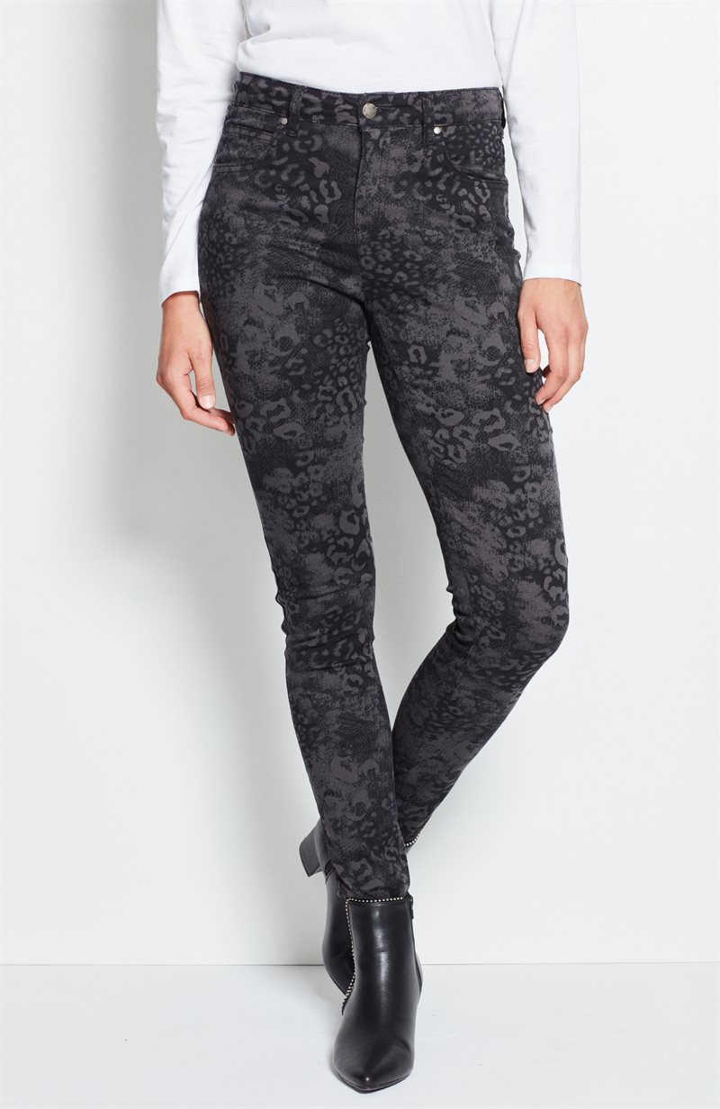 Läs mer om Mönstrade femficksjeans