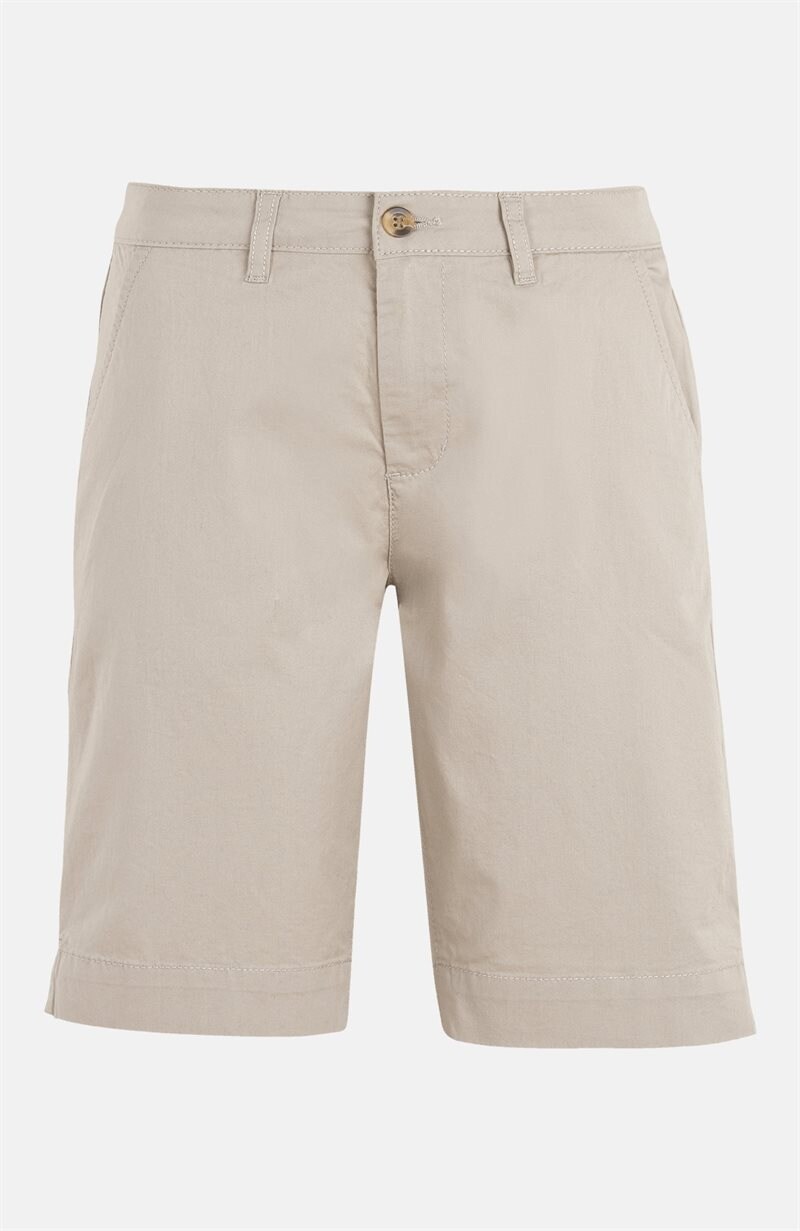 Läs mer om Shorts i chinosmodell