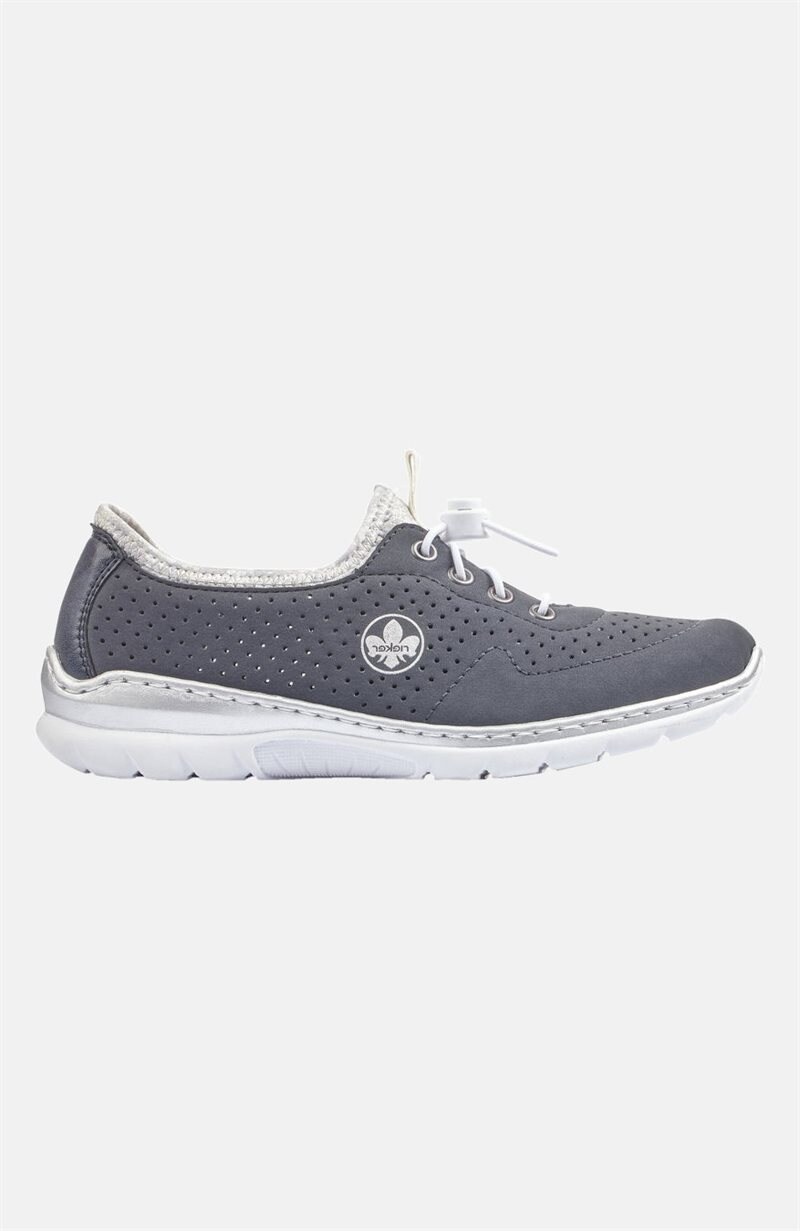 Läs mer om Sneakers