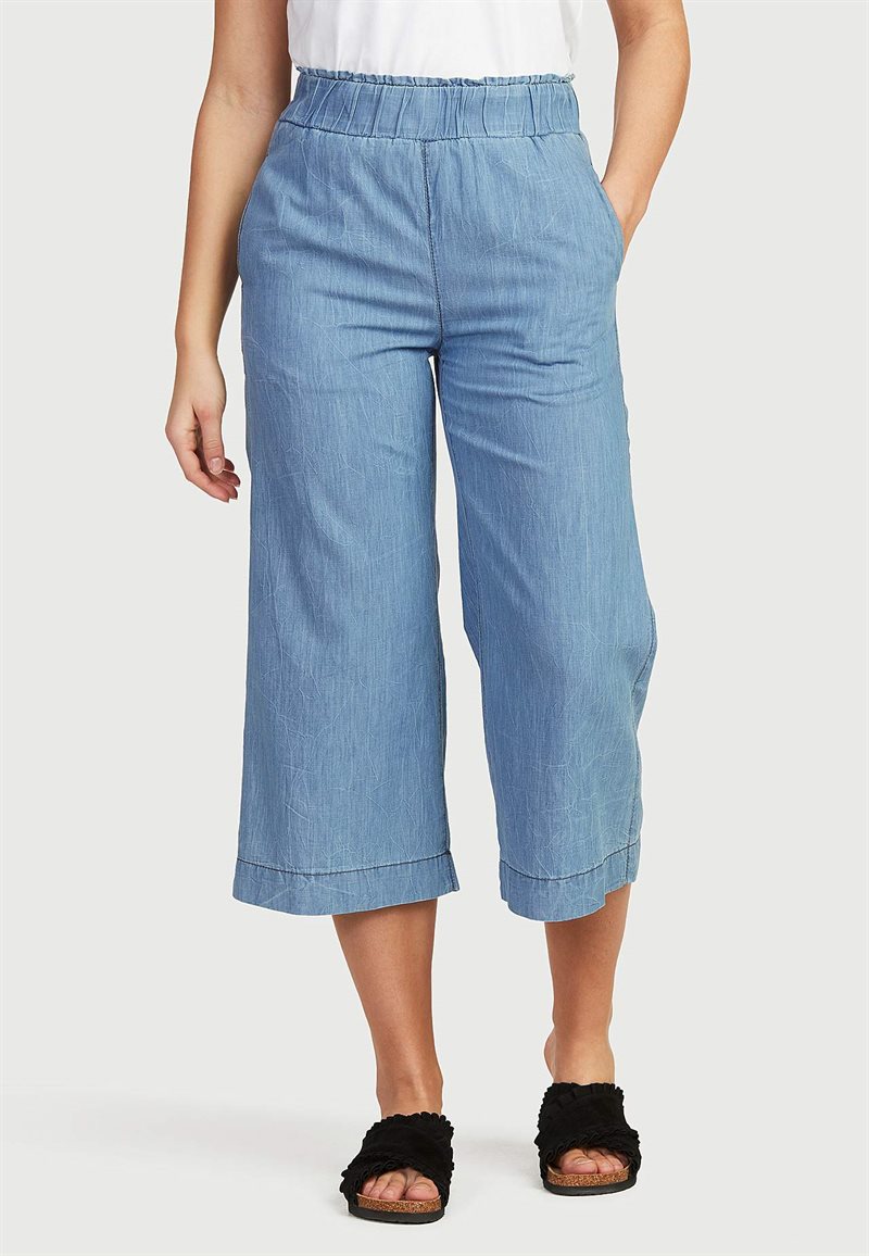 Läs mer om Culottbyxa i denim