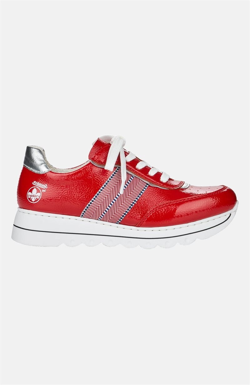 Läs mer om Sneakers