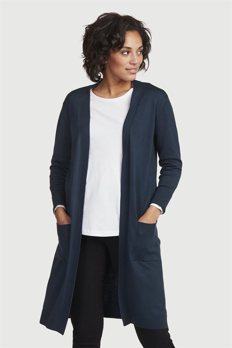 Läs mer om Finstickad lång cardigan med fickor