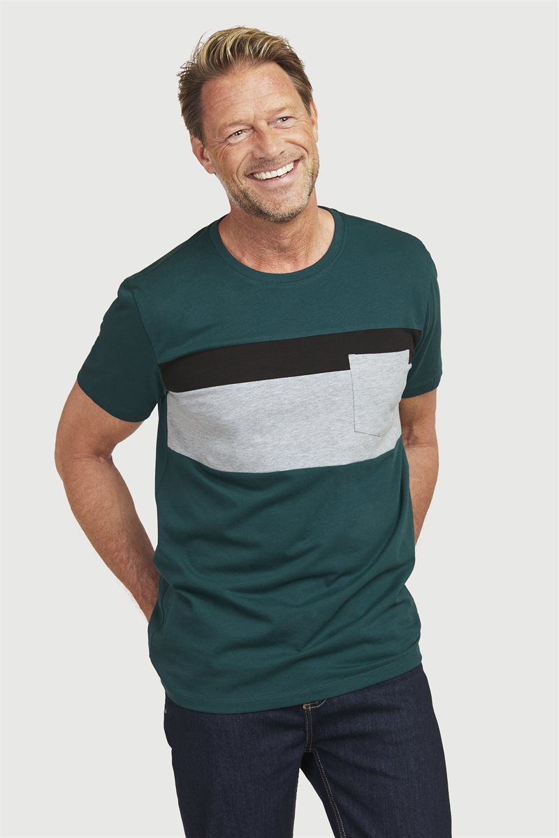 Läs mer om Bekväm t-shirt i trikå
