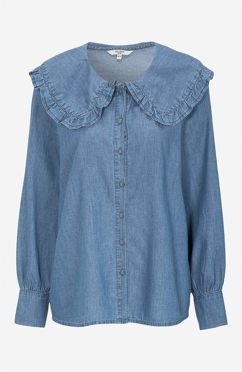 Läs mer om Denimblus med volangkrage