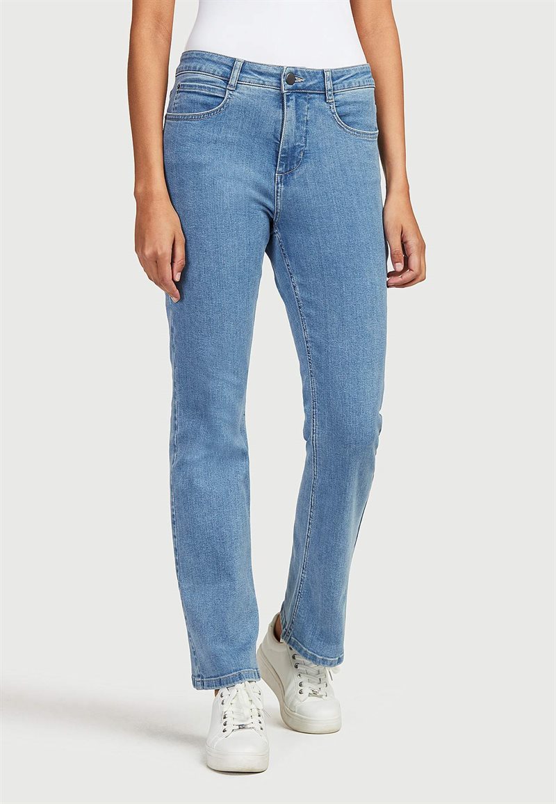 Läs mer om Raka jeans i ekologisk bomull