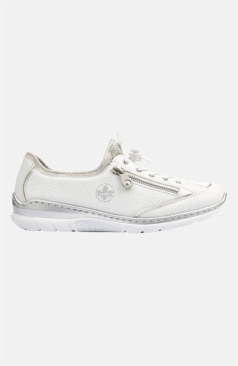 Läs mer om Sneakers