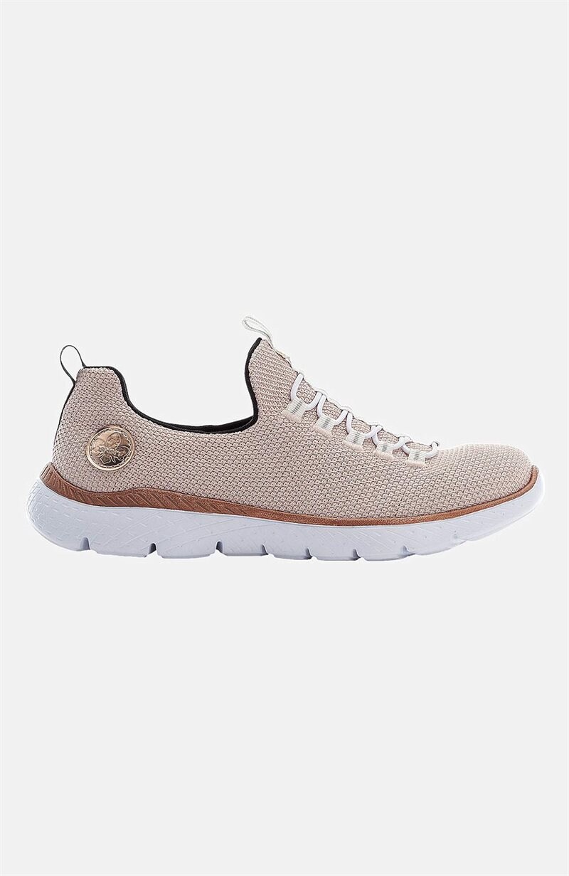 Läs mer om Sneakers