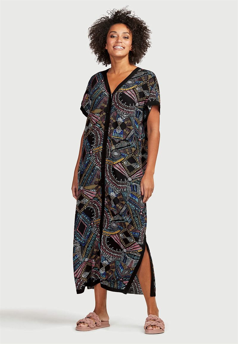 Läs mer om Mönstrad kaftan