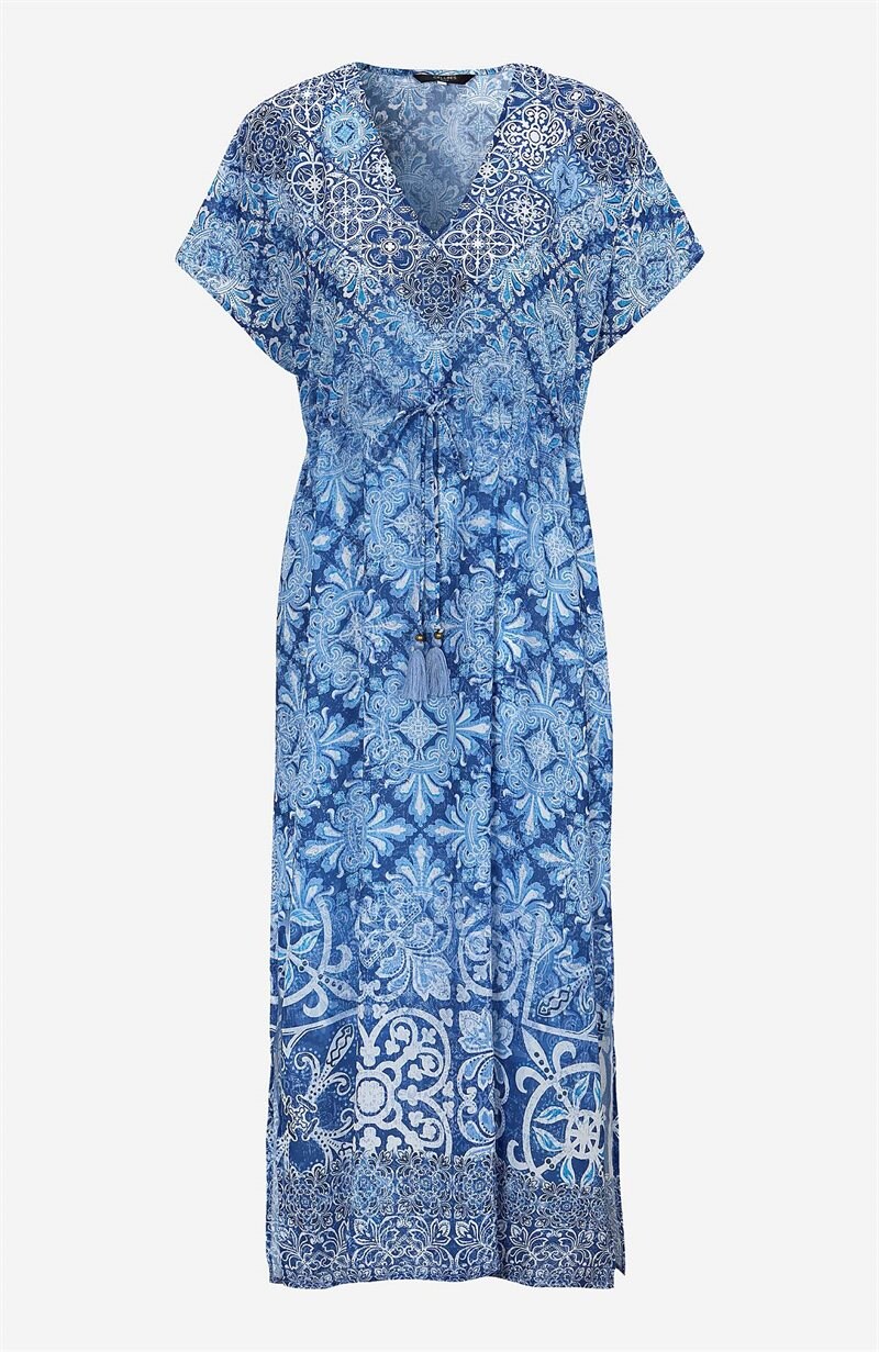 Läs mer om Mönstrad kaftan perfekt för stranden