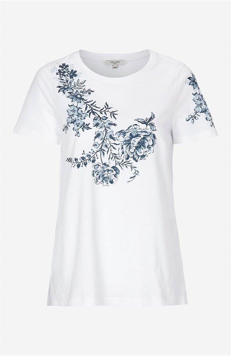 Läs mer om Mönstrad t-shirt