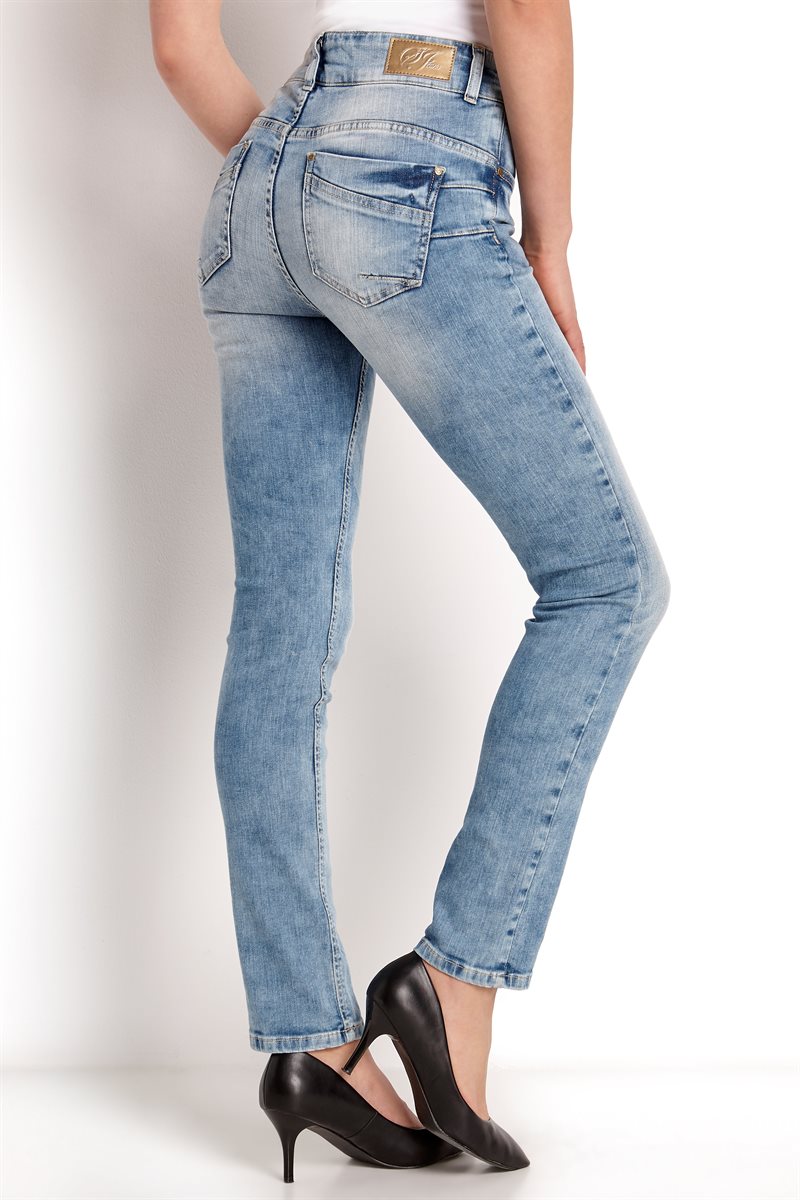 Läs mer om Rak push up jeans Selena