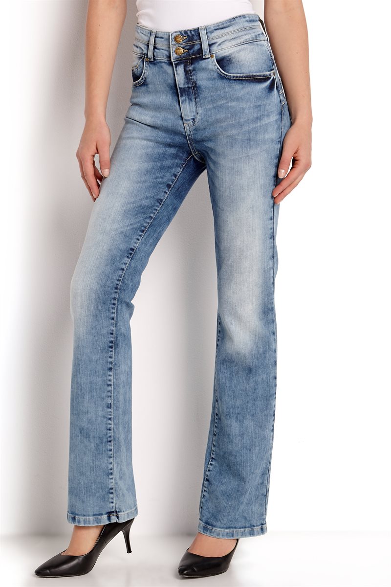 Läs mer om Bootcut jeans med push up Sandy