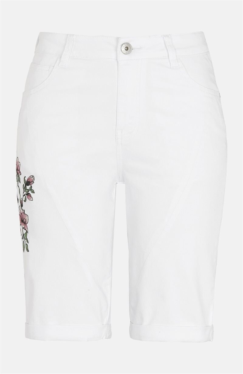 Läs mer om Boyfriendshorts med brodyr