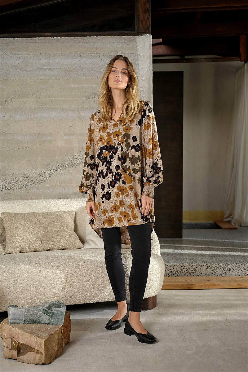 MÃ¶nstrad lÃ¥ngskjorta med fickor