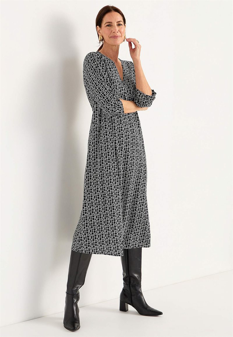 V-ringad, vÃ¤vd klÃ¤nning 31354