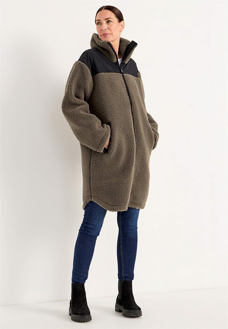 Lång pilejacka med hög krage 31517