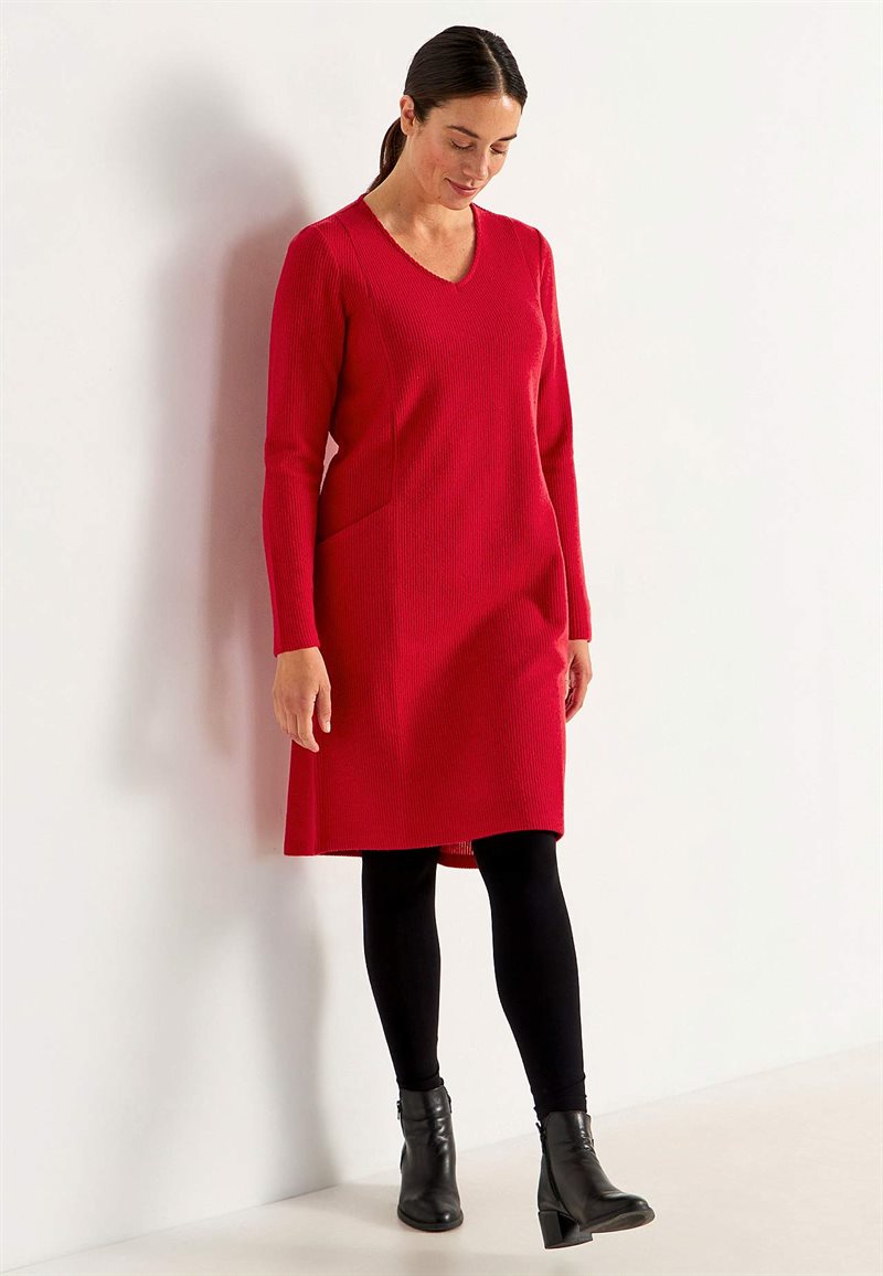 Supermjuk klänning med fickor 34740