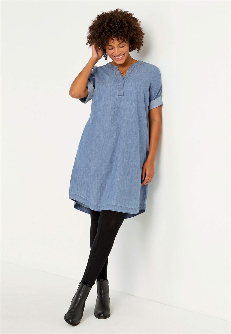 Jeansklänning i mjuktvättad denim 26516