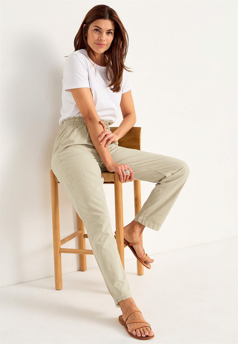 Lång byxa i tvättad bomull