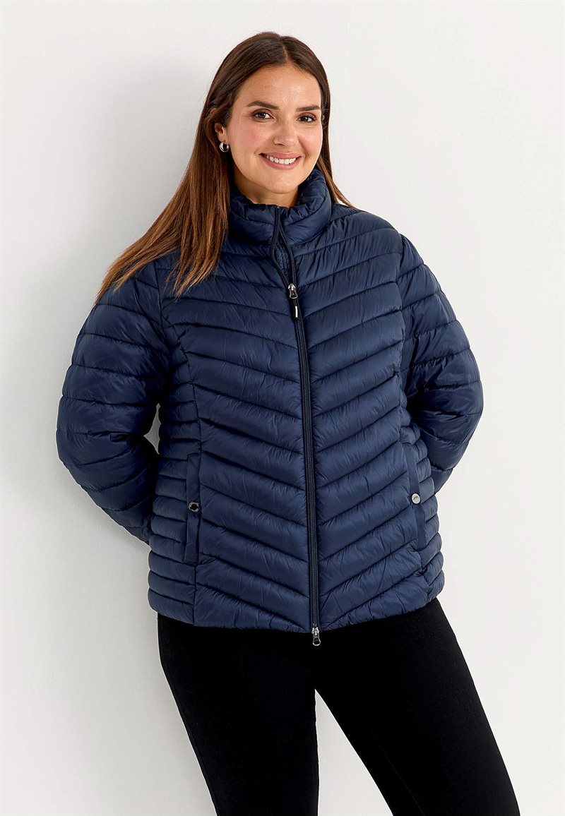 Praktisk, snygg lättviktsjacka 27032