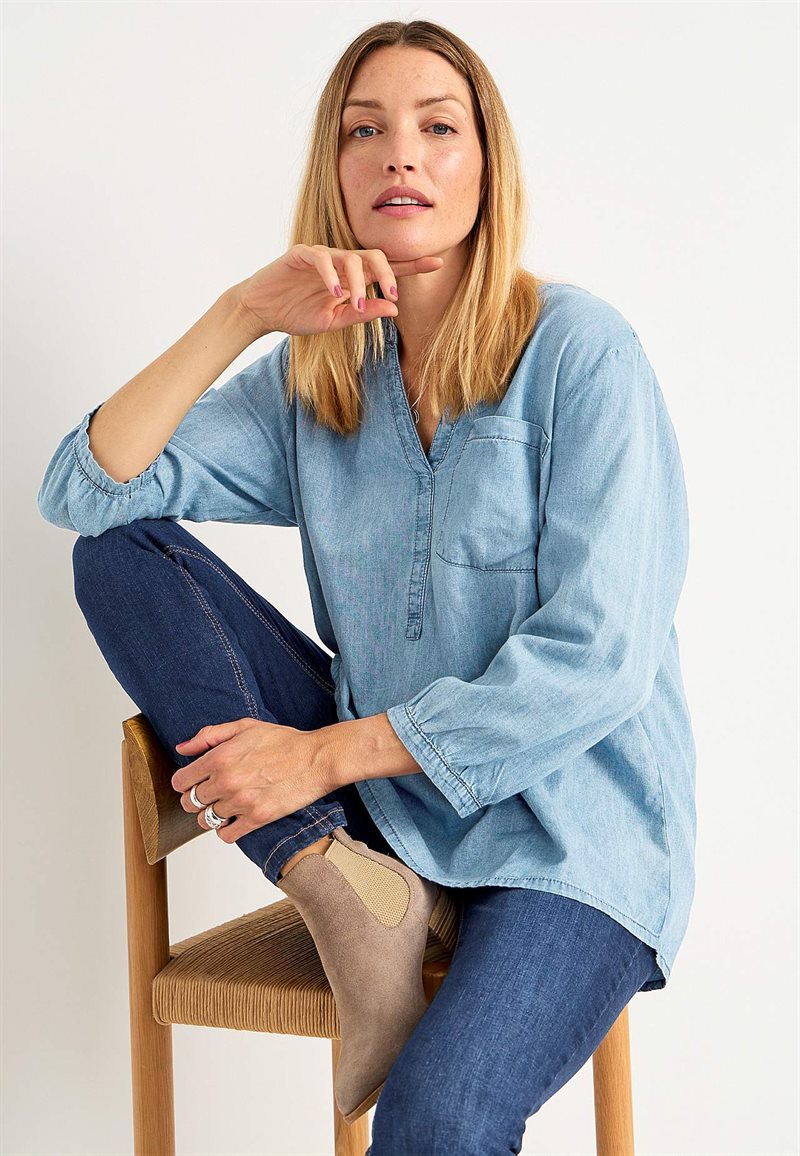 Denimblus med bröstficka 27897