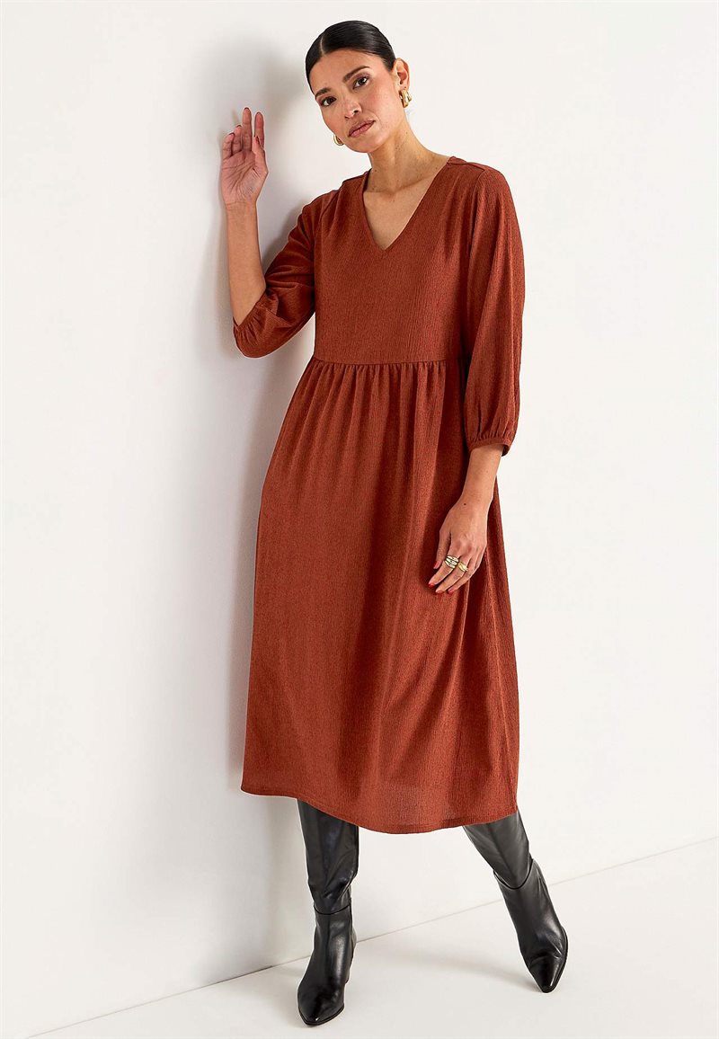 Trikåklänning med strukturmönster 32378