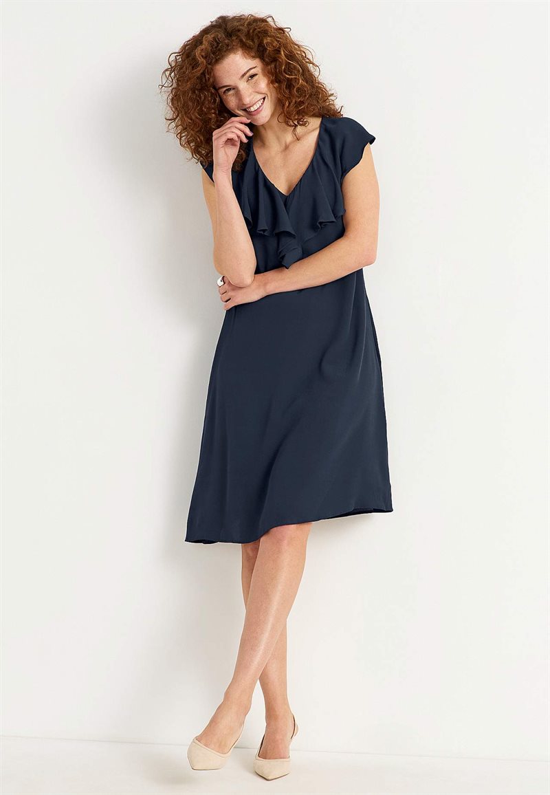 Ärmlös klänning med volang Cassie 30596