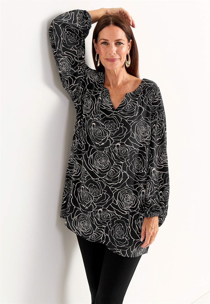 BlommÃ¶nstrad blus i viskos 34045