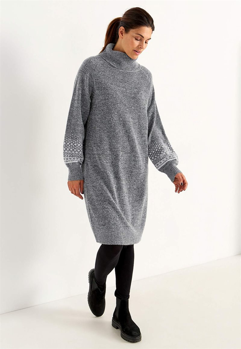 Stickad klänning med jacquardmönstrade ärmar 35170