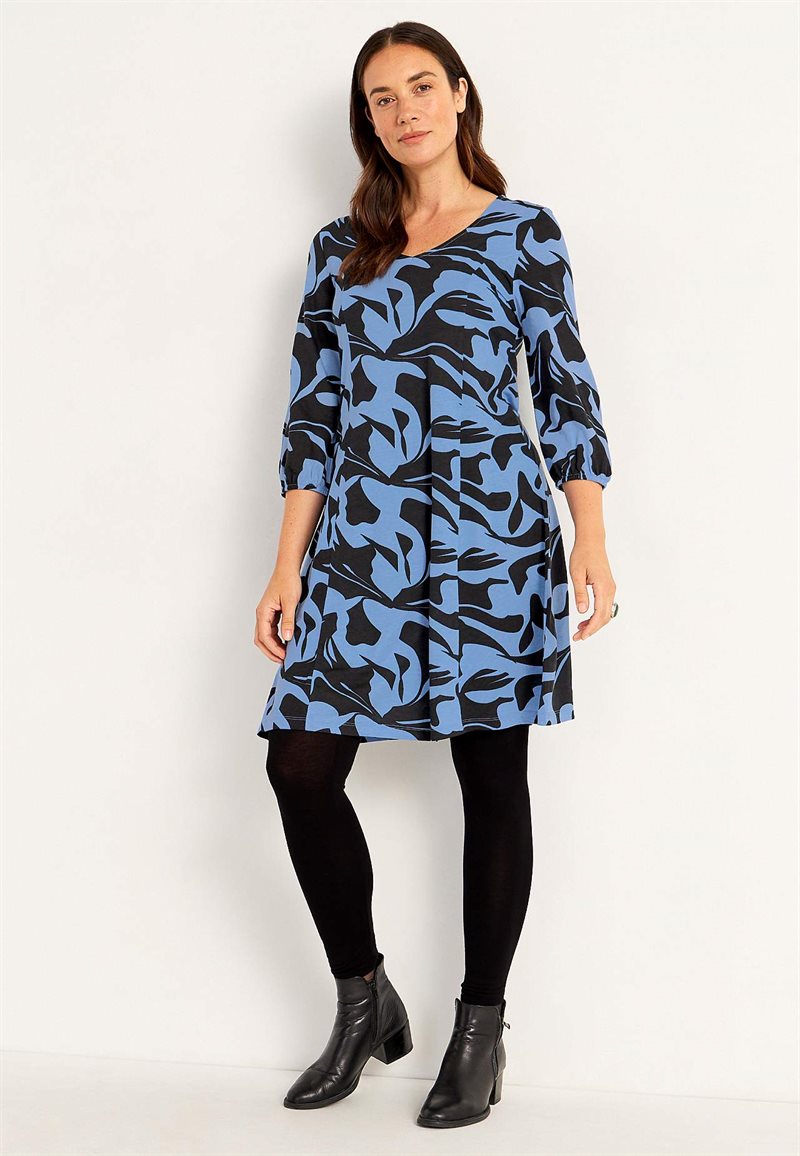 Trikåklänning med prinsesskärning