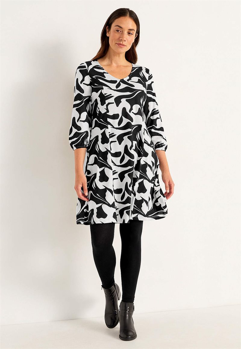 Trikåklänning med prinsesskärning