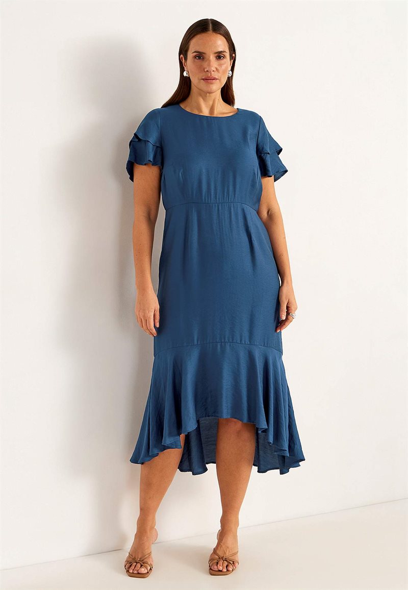 Volangklänning med fjärilsärmar