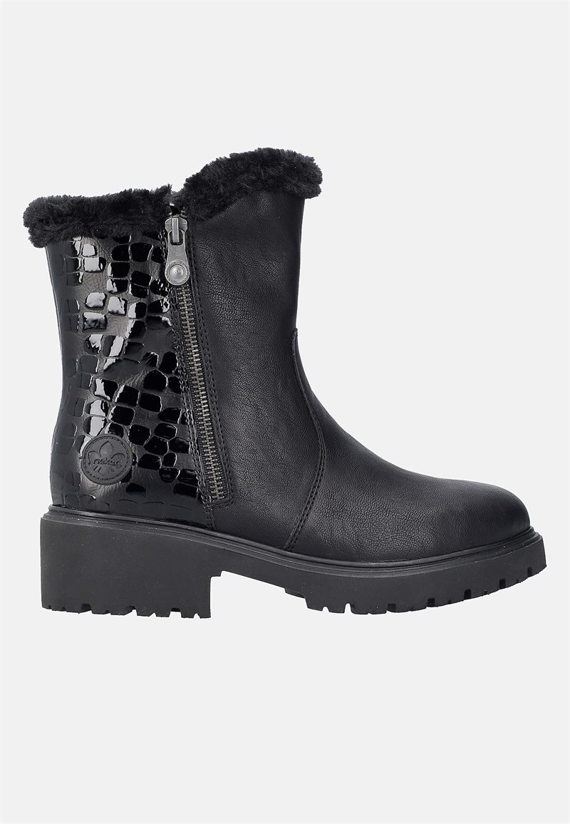 Varmfodrad känga med detaljer i lack 36255