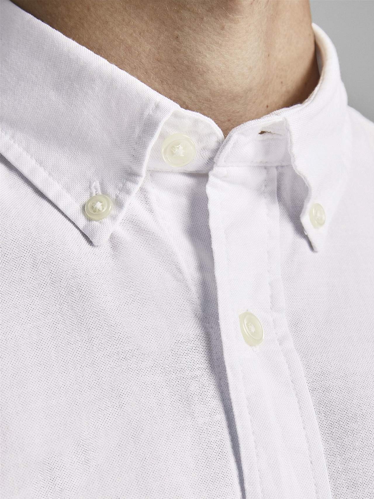 Stilren skjorta med button down-krage