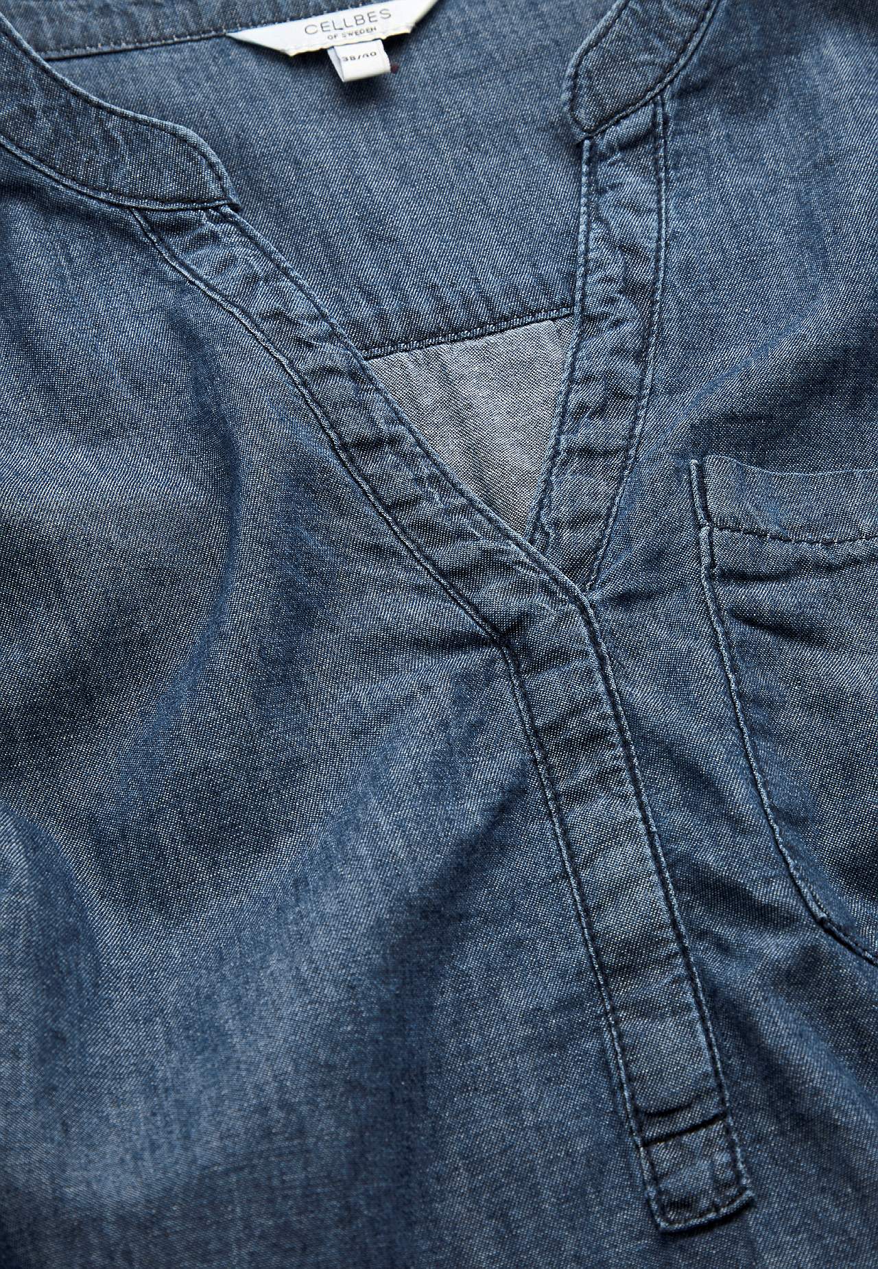 Denimblus med bröstficka