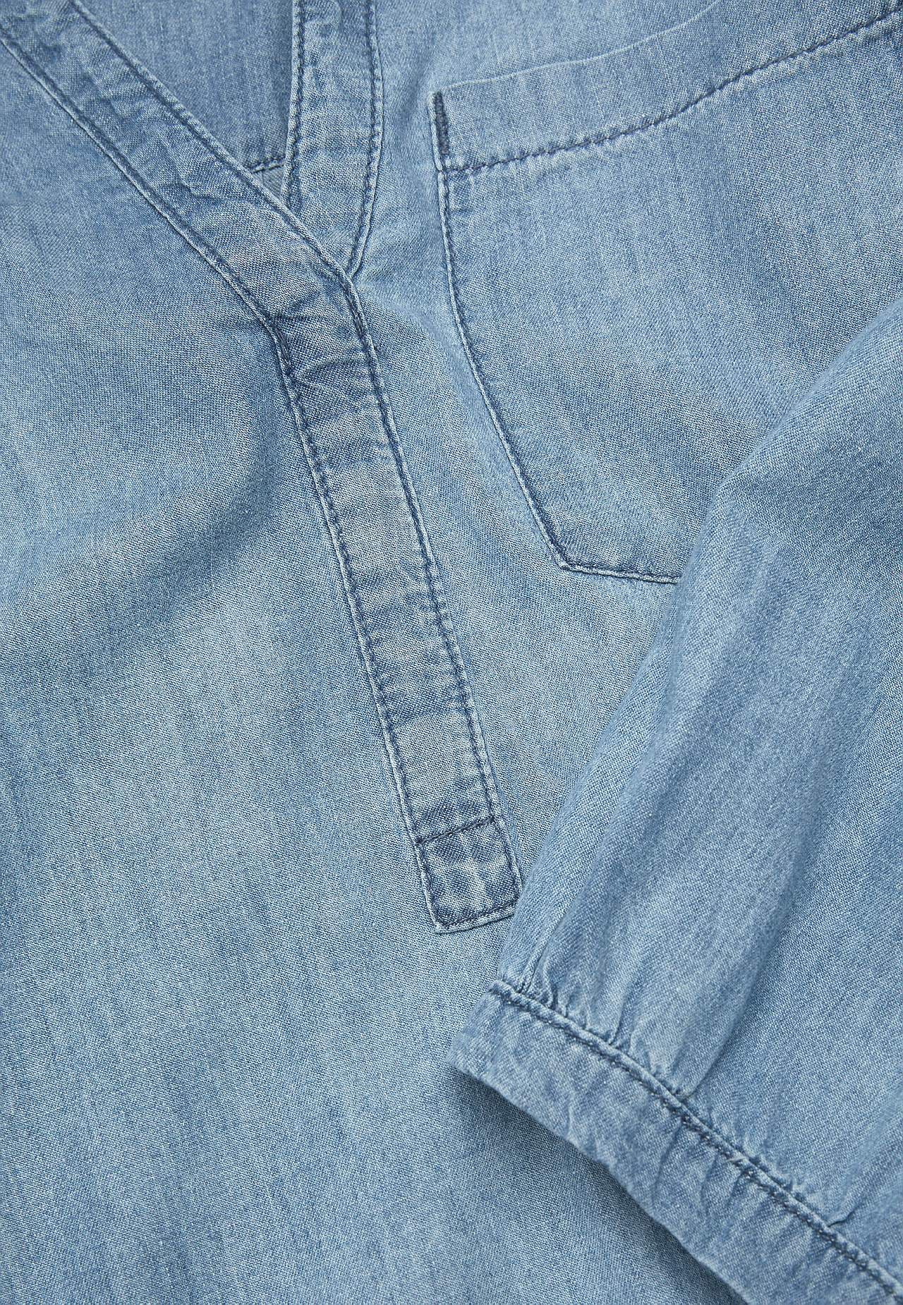 Denimblus med bröstficka