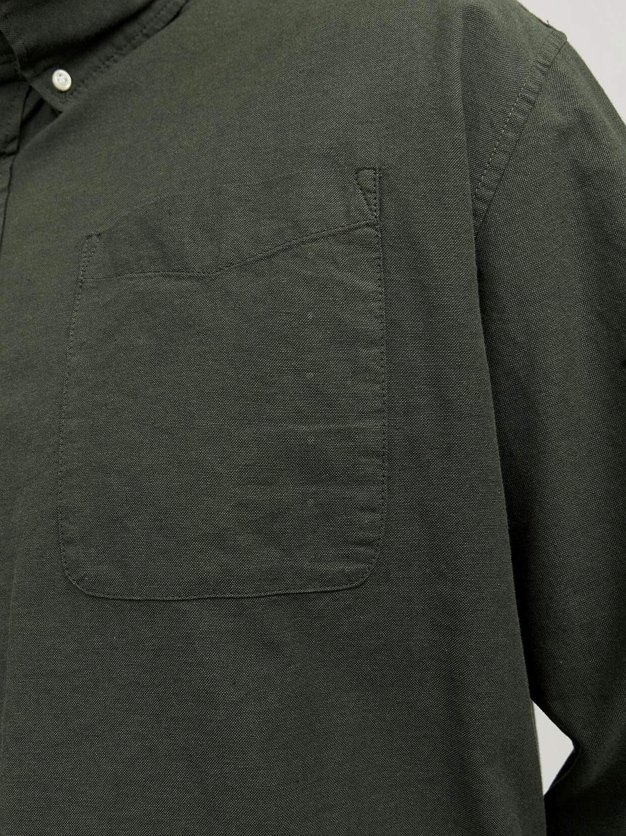 Stilren skjorta med button down-krage