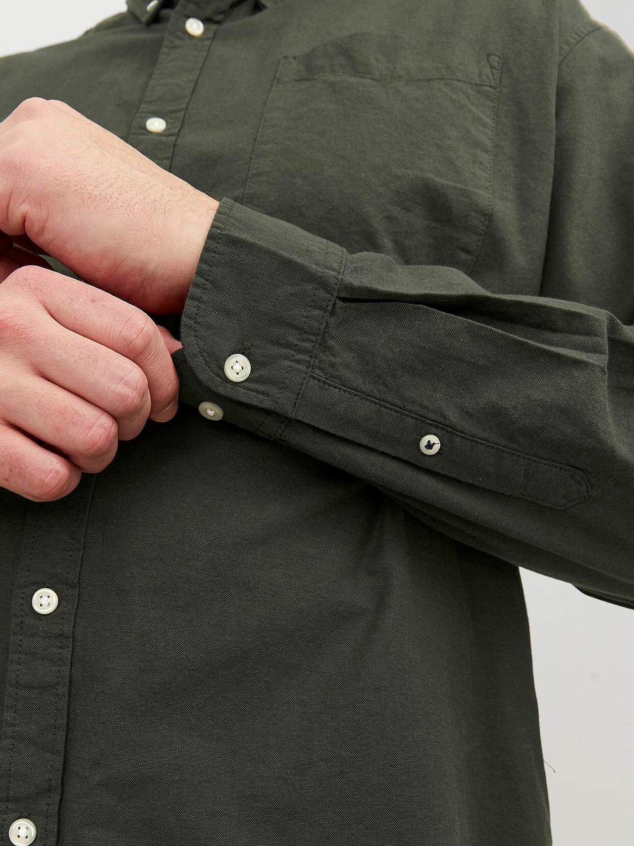 Stilren skjorta med button down-krage