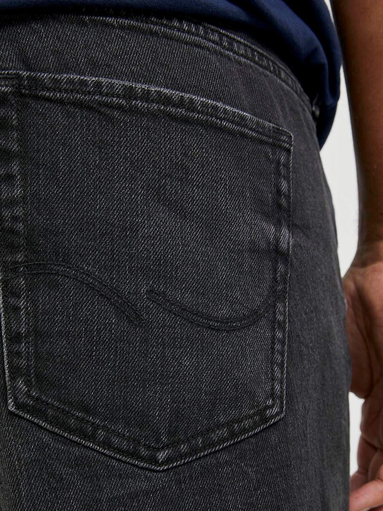 Jeans med avsmalnande ben