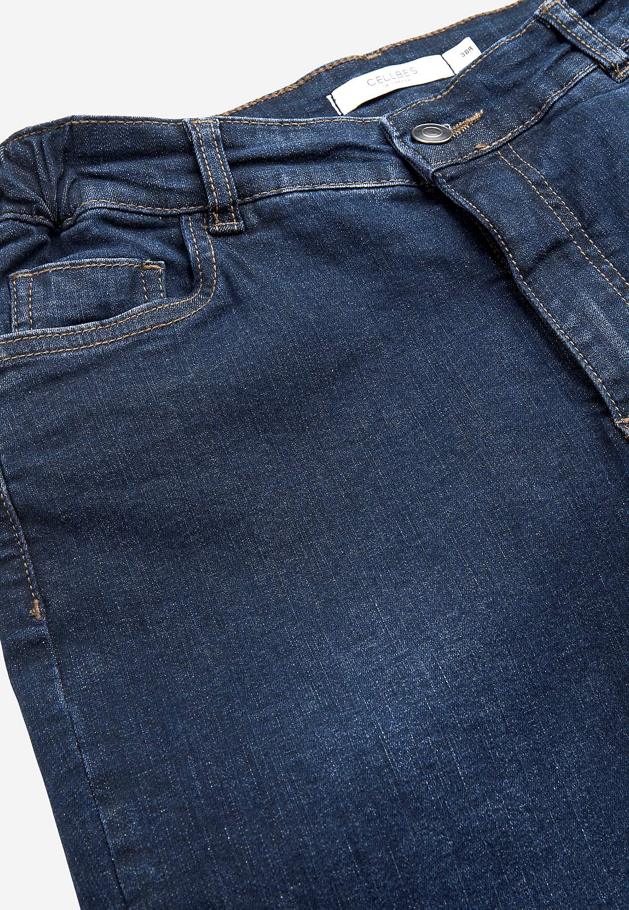 Jeans med resår i sidorna