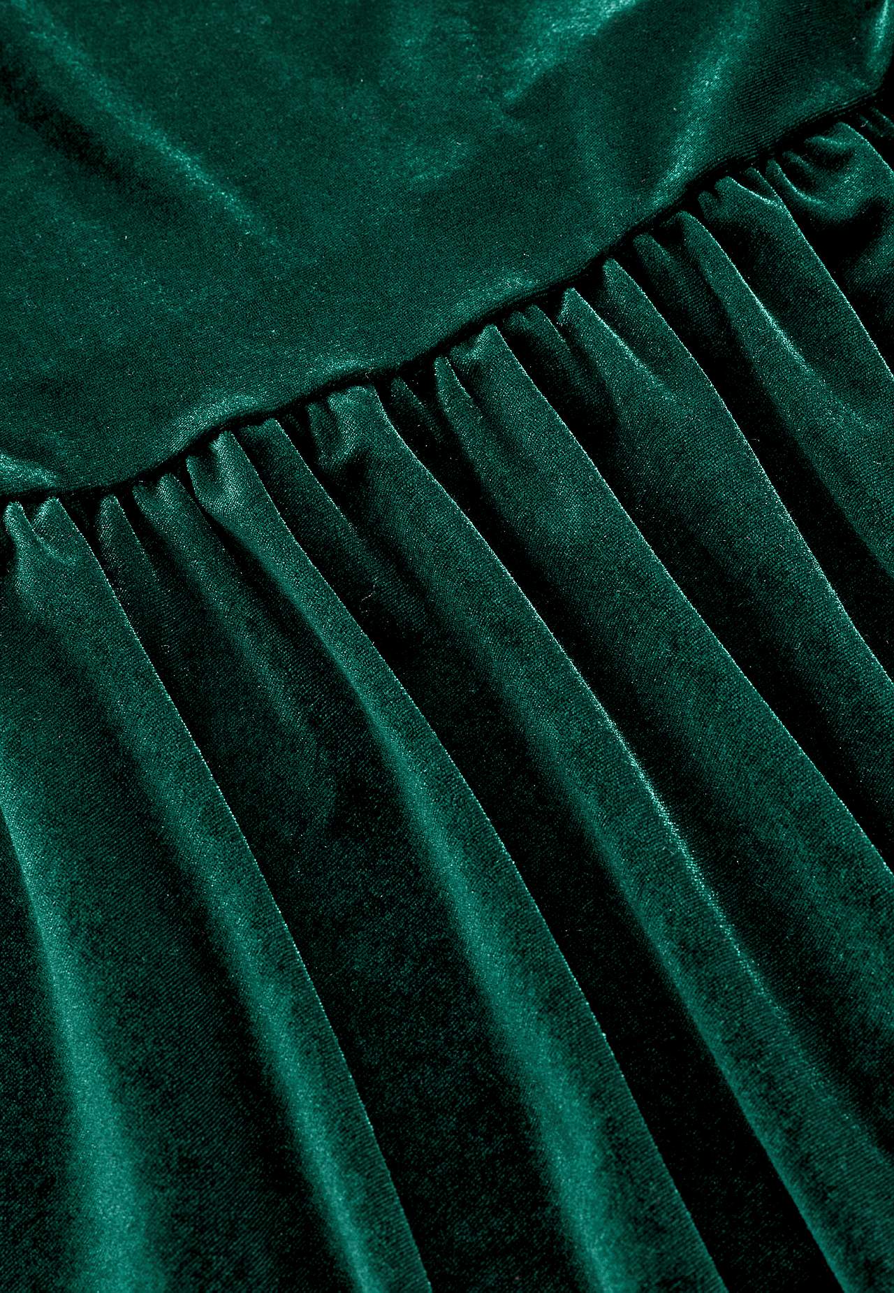 Klänning i velour med volang