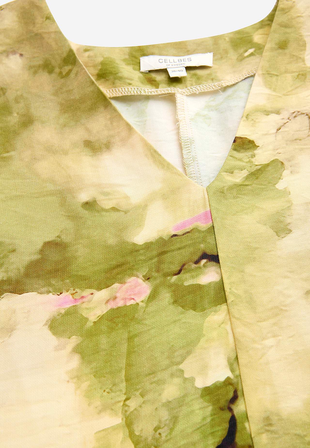 Luftig, multifunktionell kimonoklänning