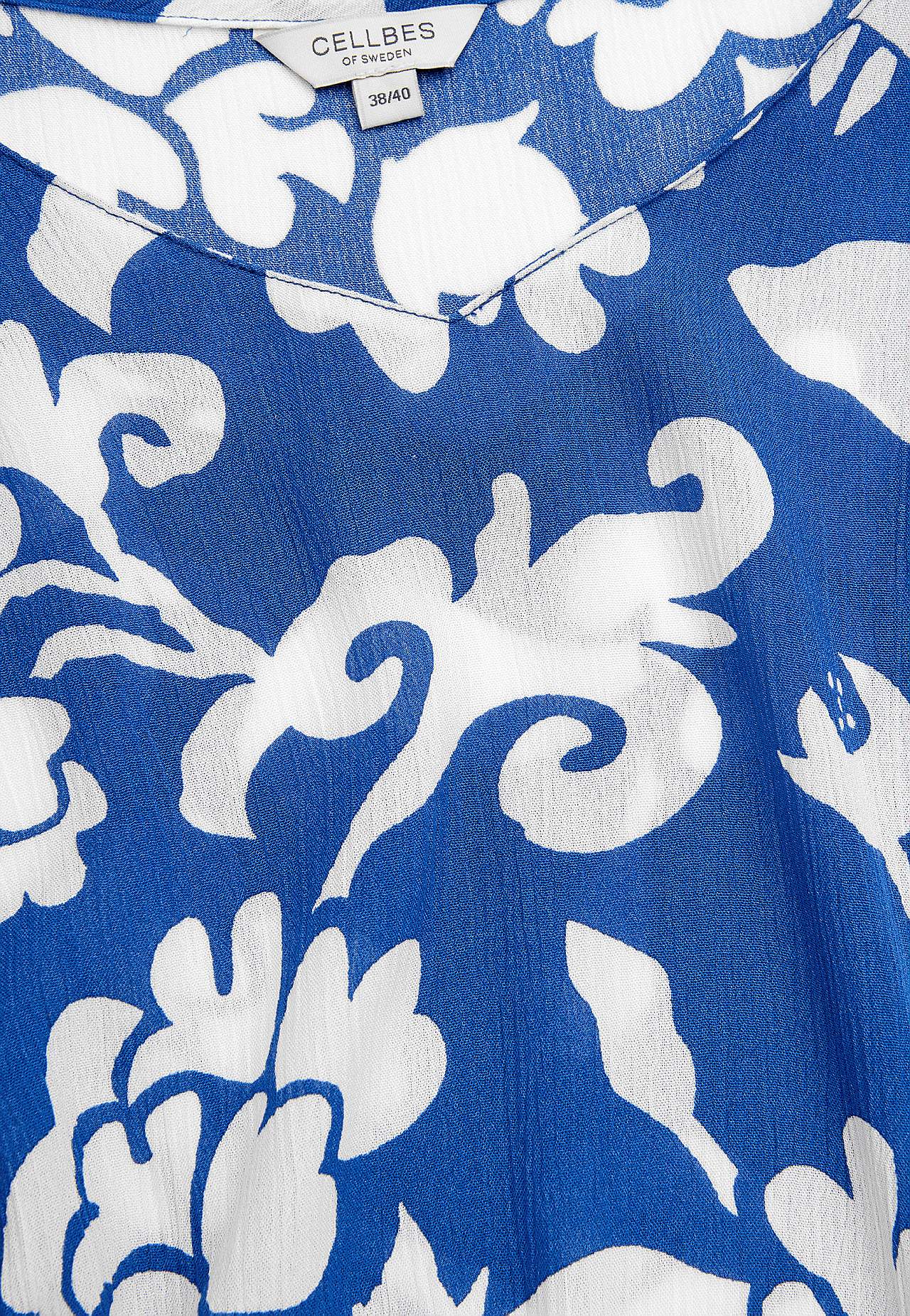 Blus i viskoscrêpe