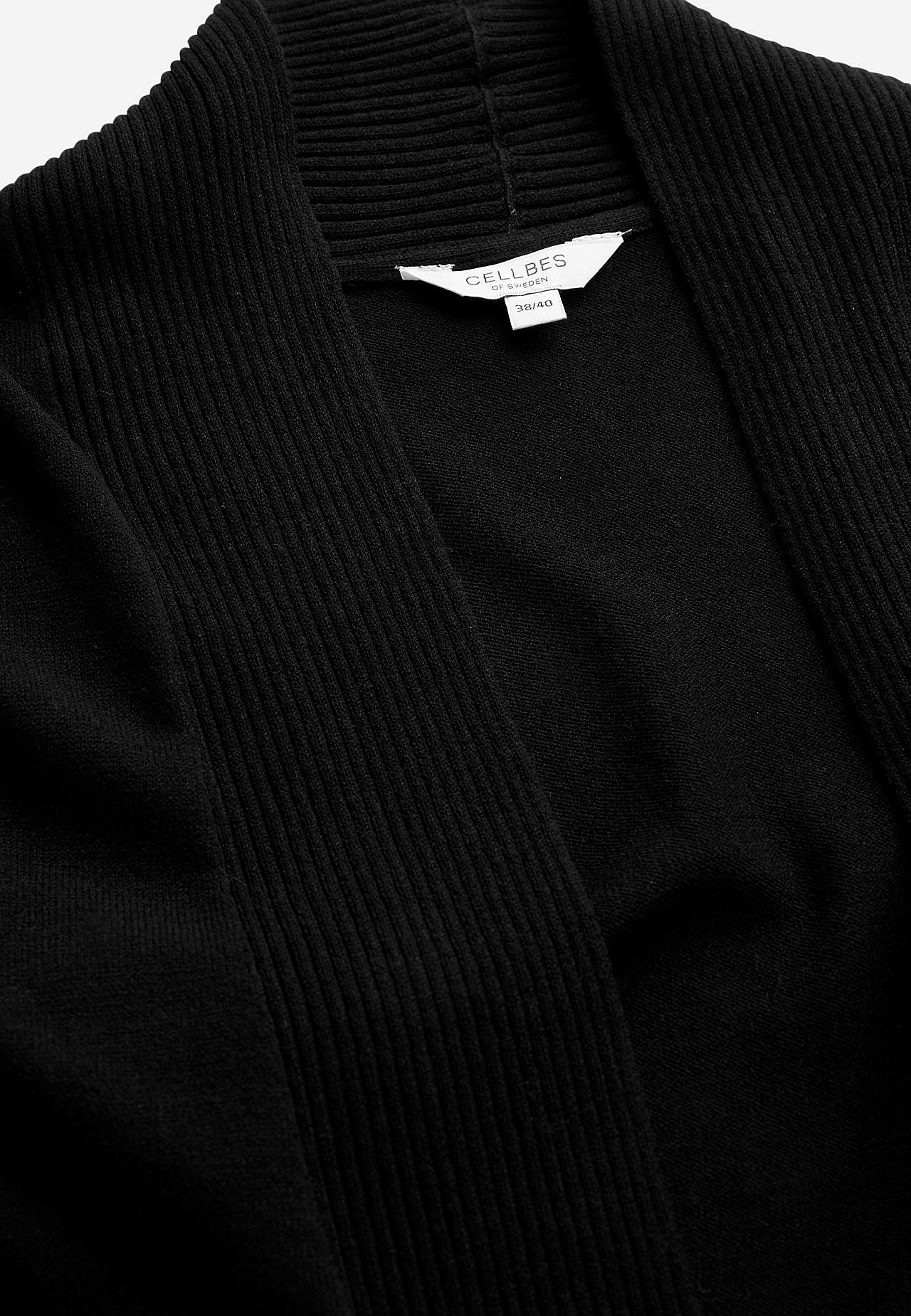 Finstickad cardigan
