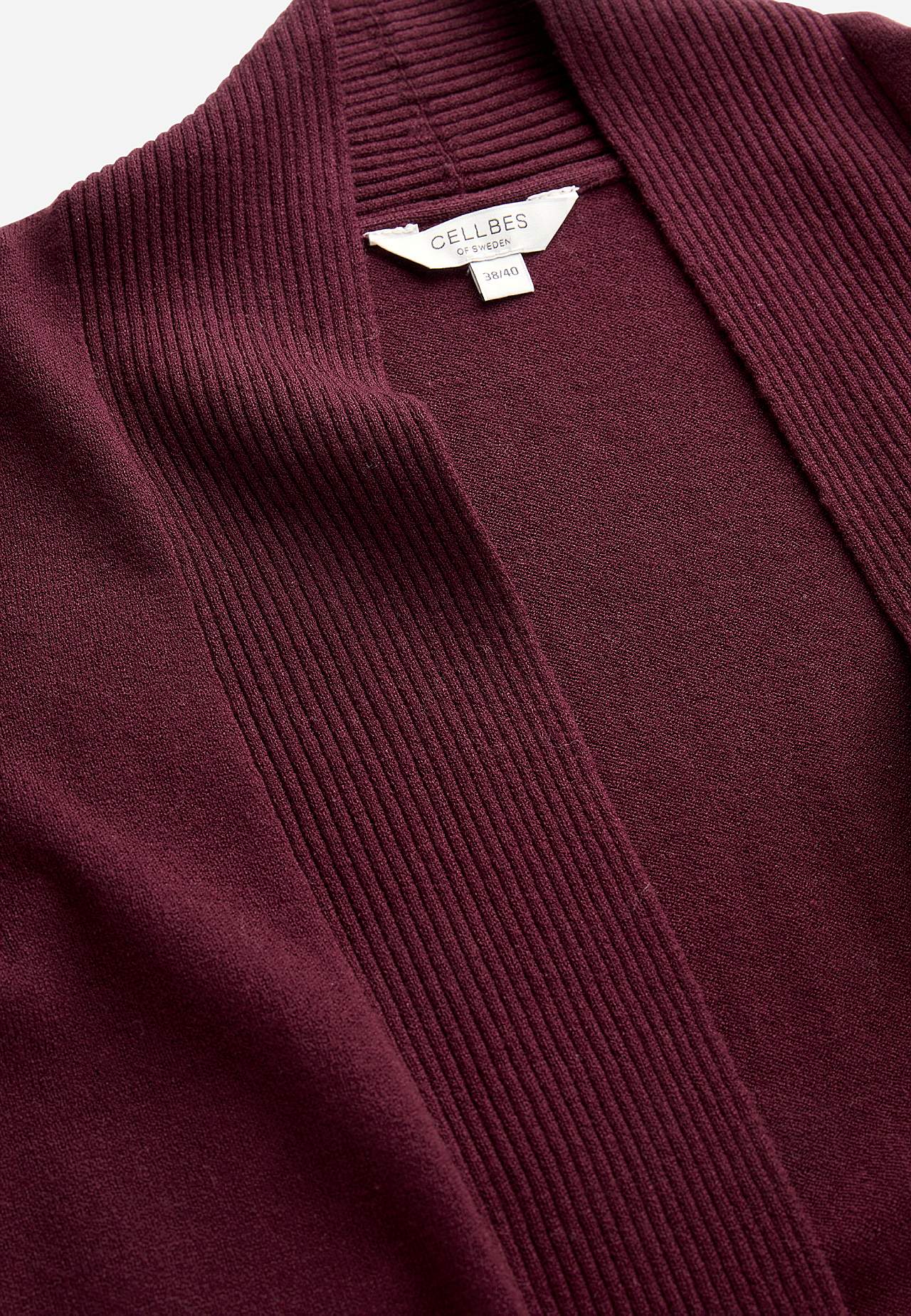 Finstickad cardigan