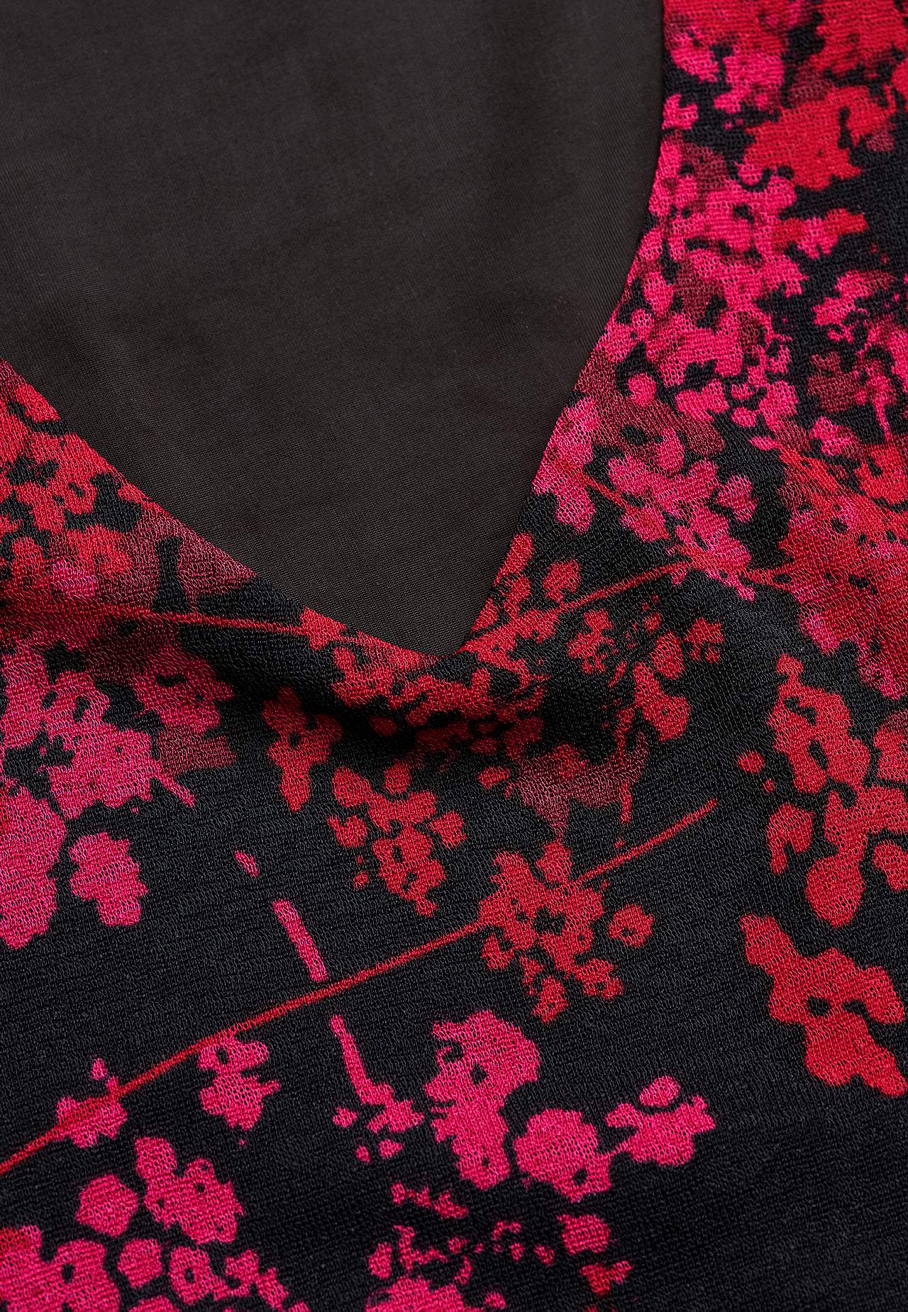 Blommönstrad tunika