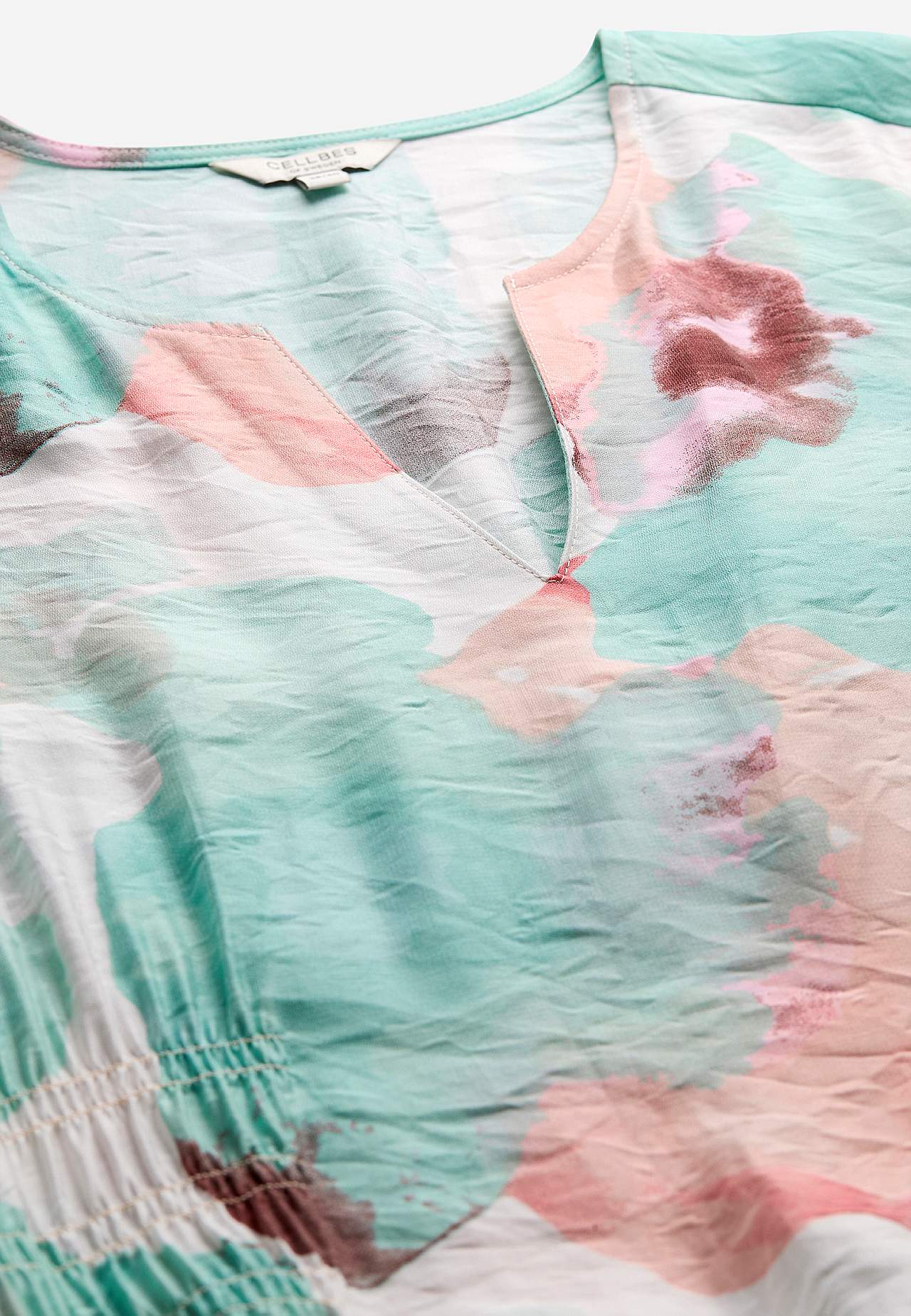 Klänning med fodrad puffärm